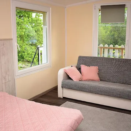 Liliom Apartament *