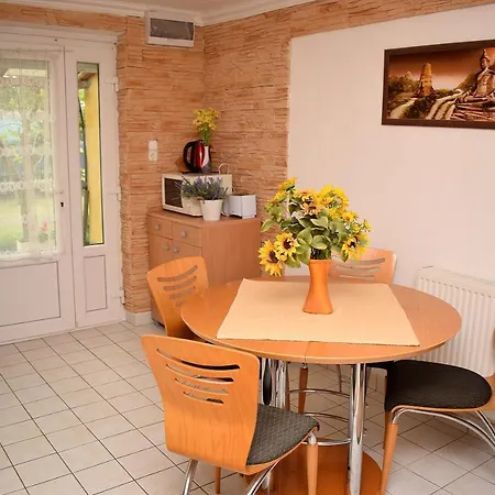 Liliom Apartament Balatonvilágos