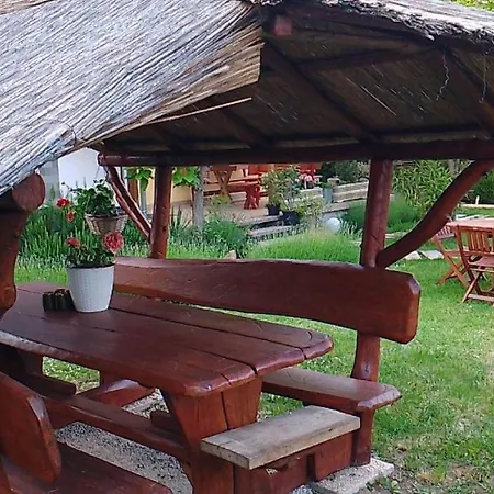 Apartament Liliom