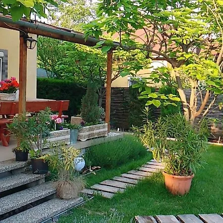 Apartament Liliom